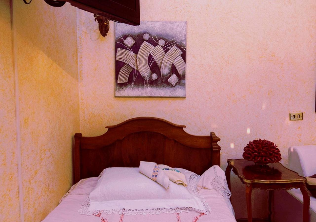 B&B Atmosfere Del Centro Storico Nápoles Quarto foto